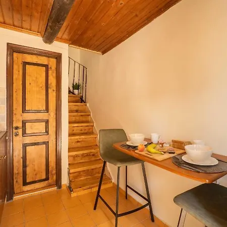 Kolymbos House *