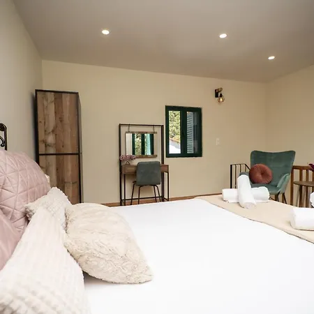 Kolymbos House *